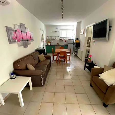 Apartment Futuro Parco Nel Centro Sarzana